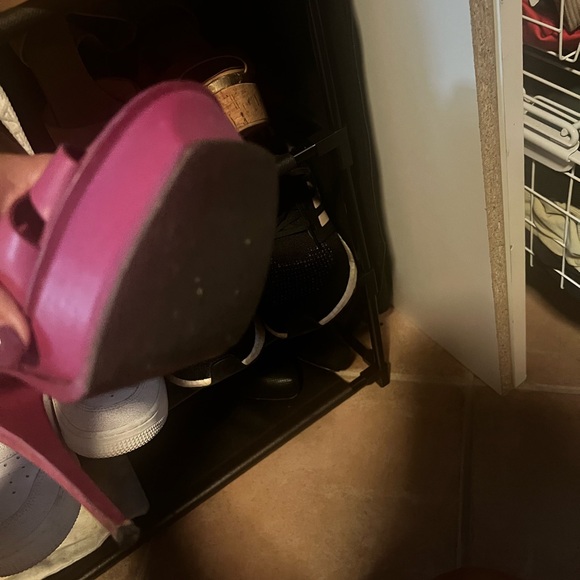 Ysl pre loved tributes color magenta! Size 38 - Picture 8 of 10